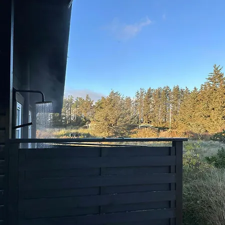 Casa vacanze Grass-roofed Timber House Near And Blokhus *